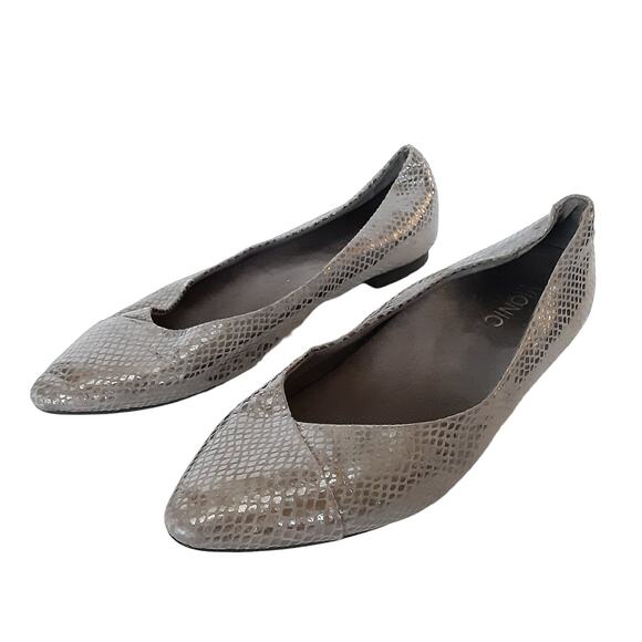 Vionic Caballo Snakeskin Pointed Toe Flats Gold Metallic Natural Womens 7.5 - Picture 2 of 12